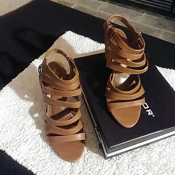 Sandals - Picture 3 of 4